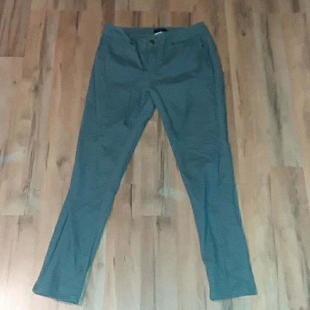 RED Camel Straight Legged Pant Size 9